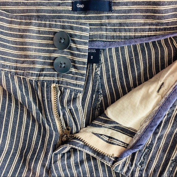 Gap / Blue White Cuffed Shorts - Picture 3 of 8